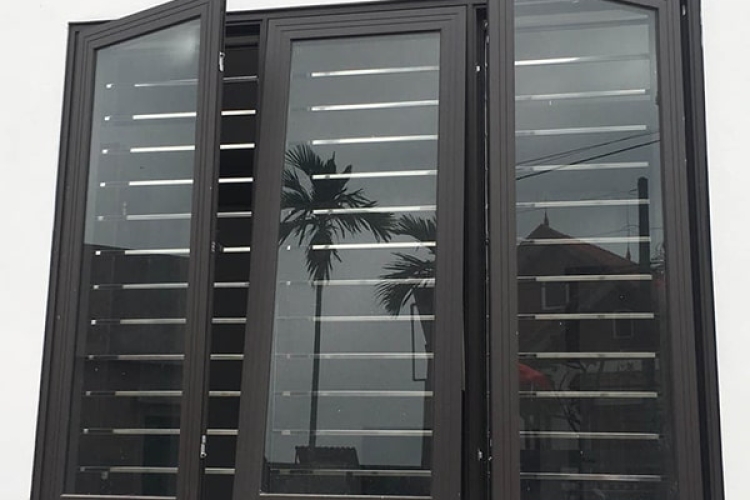 Cửa sổ mở quay 1 cánh nhôm Xingfa
